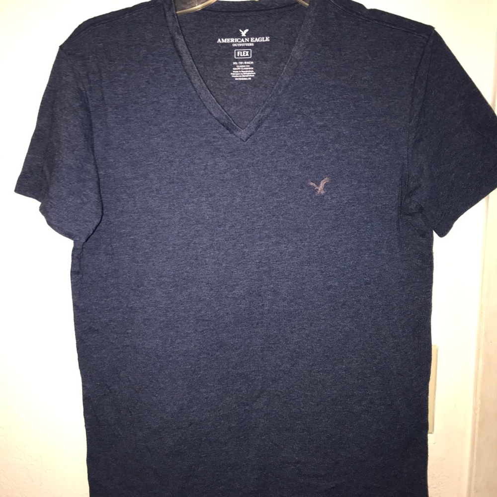 American eagle v neck